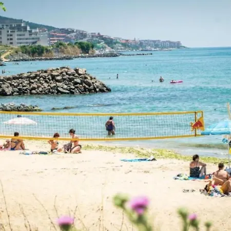 Premier On Seafront سفيتي فلاس