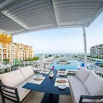 Premier On Seafront شقة *