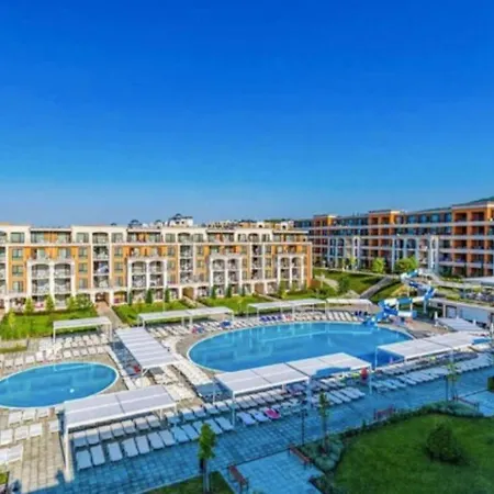 Premier On Seafront * سفيتي فلاس