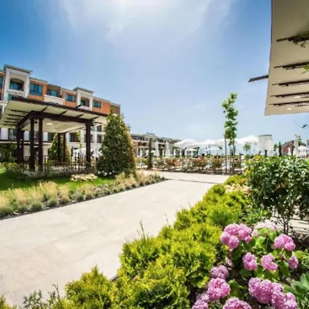 Premier On Seafront Апартамент *