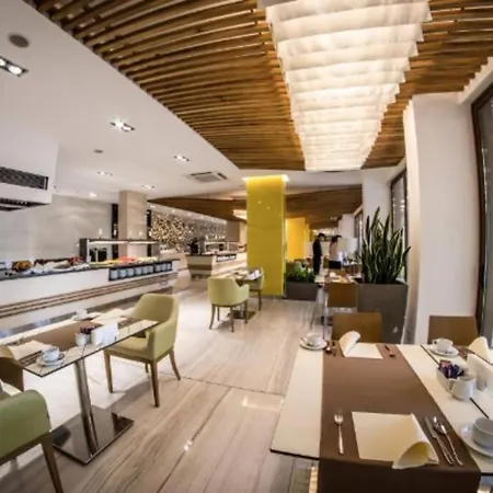 Premier On Seafront Апартамент Свети Влас