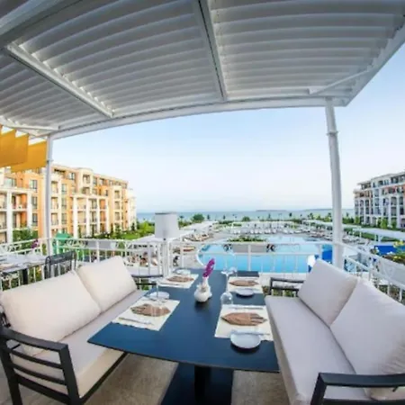 Premier On Seafront Апартаменты *